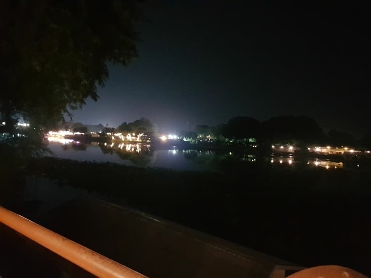 Fin de soirée sur l a rivière kwai