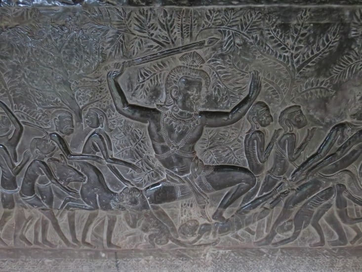 Un bas relief encore bien conservé dans Angkor Wat