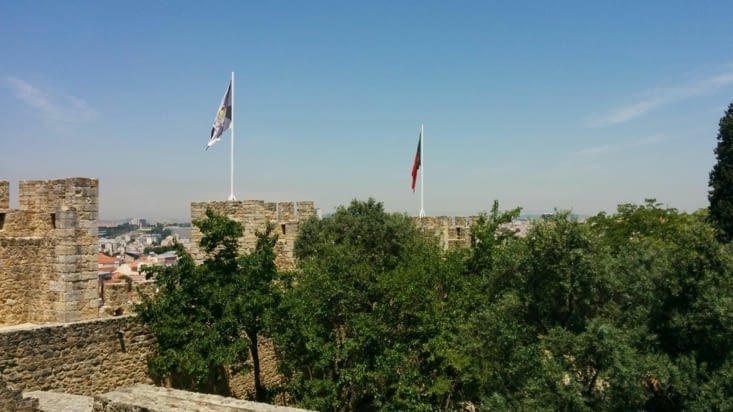 Sur les remparts du Castelo Sao Jorge (Château de Saint George)