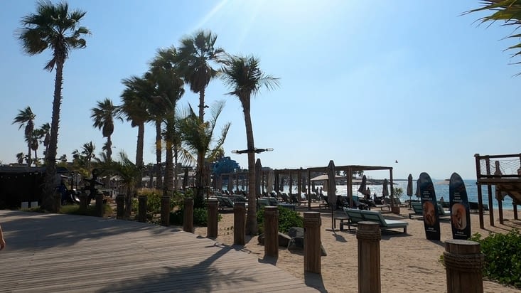 En plus de la ville, il y a les nombreuses plages