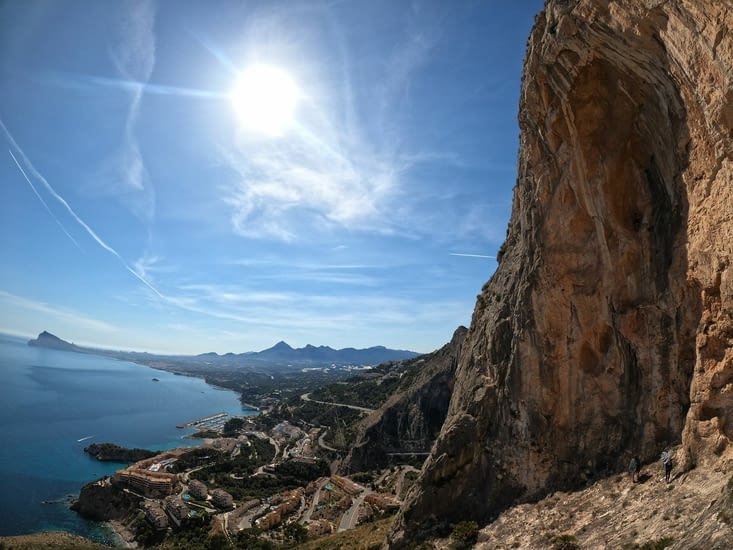 Vue sur notre rocher d’escalade pour la journée:)