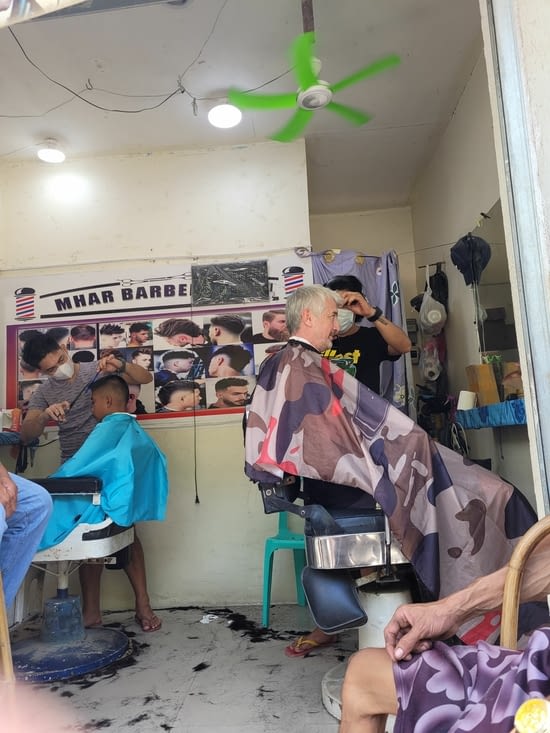 Le barber Shop local, direct sur la rue. On perd pas de temps ;)