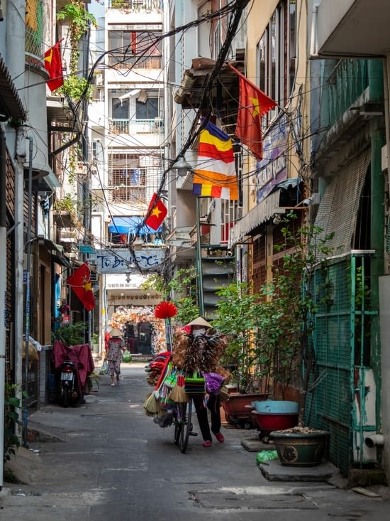 Une marchande à bicyclette