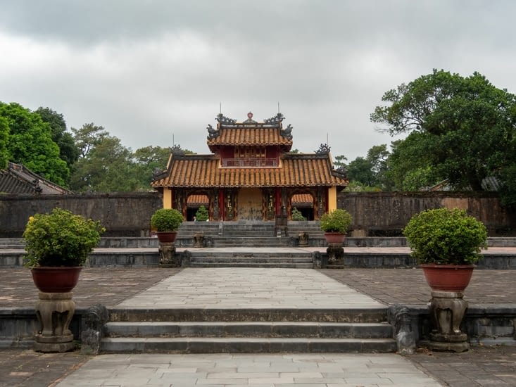 L'un des pavillons du tombeau de Minh Mang