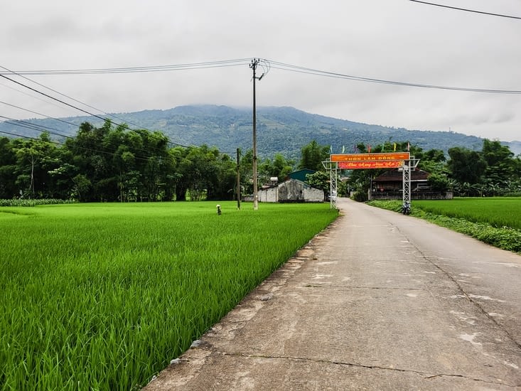 Bienvenu au village ! Au Vietnam chaque entrée de ville est matérialisée par une arche