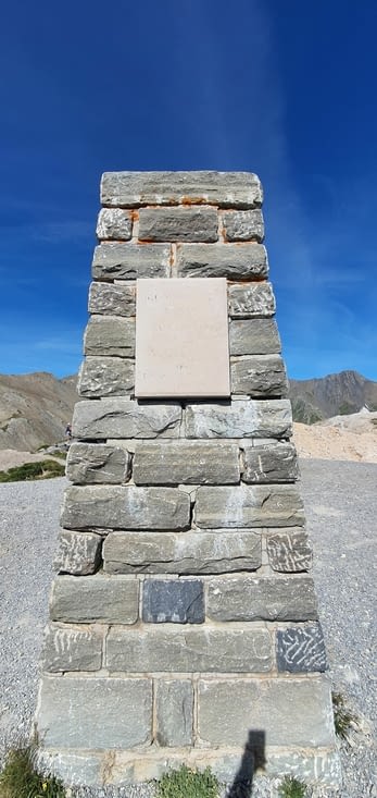 Plaque commémorative au Col du Galibier 1