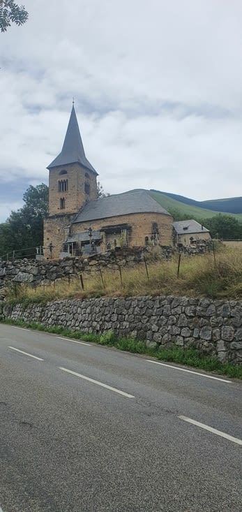 Castillon-de-Larboust et son église