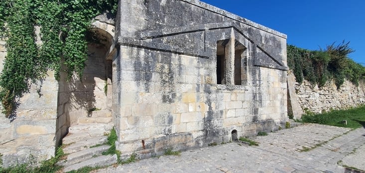 Latrines - extérieur