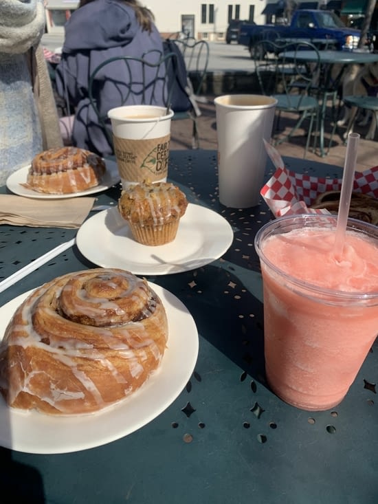 Breakfast in town 😋