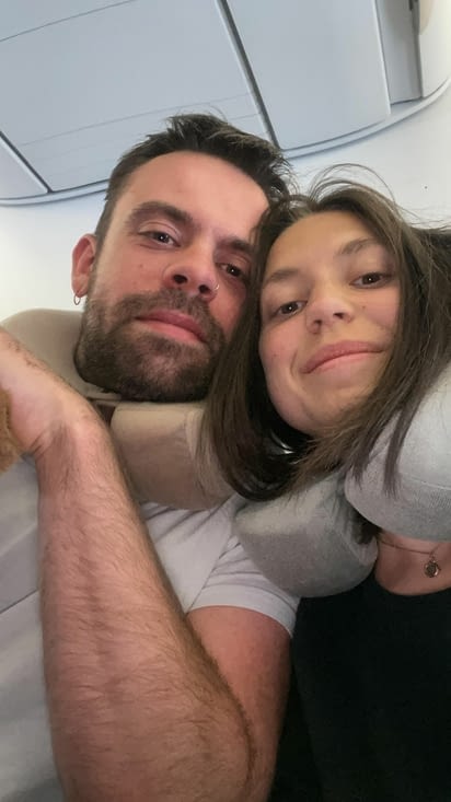 Après 14h de vol, on s'apprête à embarquer pour un 3ième vol de 10h cette fois.