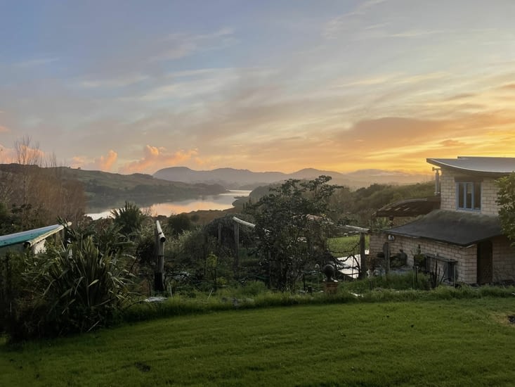 Bien arrivés à Kaiwaka chez un couple néo-zélandais