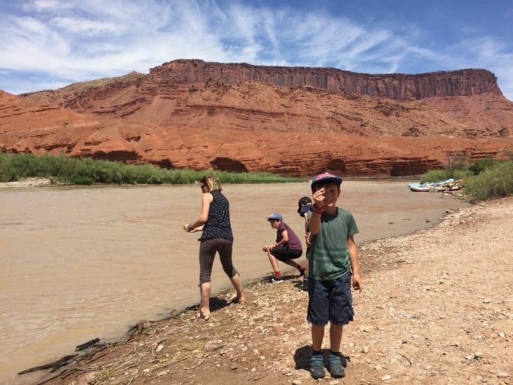 Arrêt au bord du Colorado pour une séance ricochets.