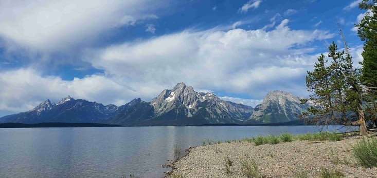 La Teton Range se reflète dans les eaux des lacs