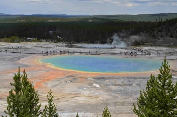 La Grand Prismatic Spring, près de 100m de diamètre