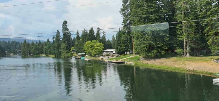 Des lacs, des rivières....(désolée qualité de photo prise en roulant très médiocre)
