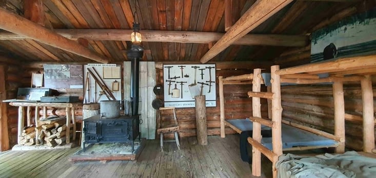 Cabane du mesureur, souvent haî car évaluait le bois coupé et le prix à payer au bucheron