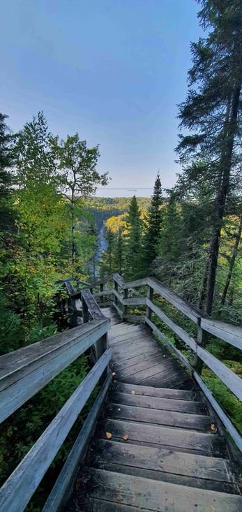Notre retour s'est fait par l'escalier, 640 marches quand même!!