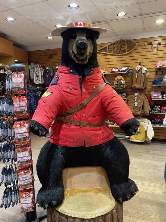 Un digne représentant de la police montée canadienne