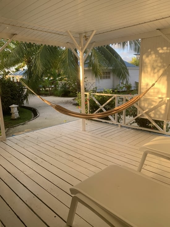 Terrasse du bungalow au petit matin