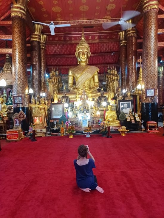 Gigantesque Bouddha du Vat Maï