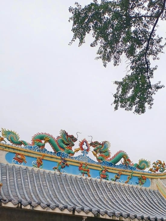 Temple Ho Kang, temple chinois en face du mekong