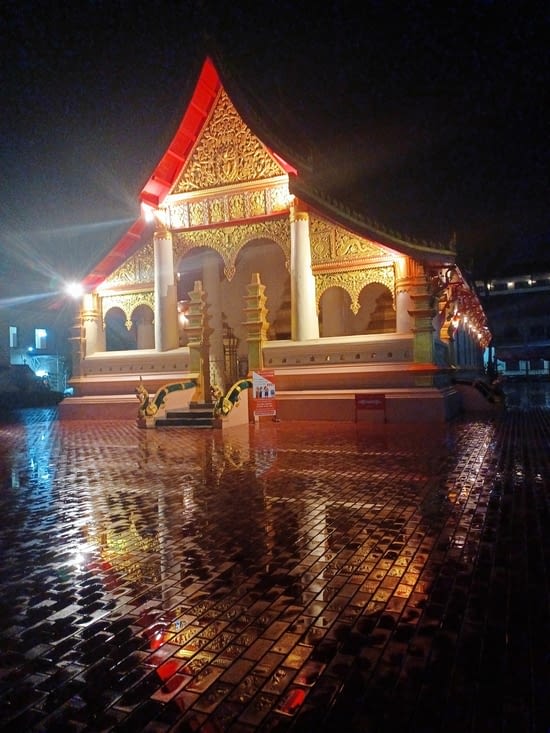 Temple Vat Ong Teu de nuit