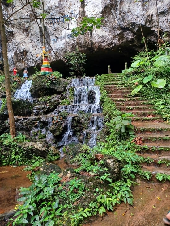 Sur 3 sites,seule cette grotte : Nang Aen était praticable les autres étaient inondés