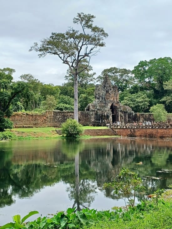Façade sud d'Angkor Thom.