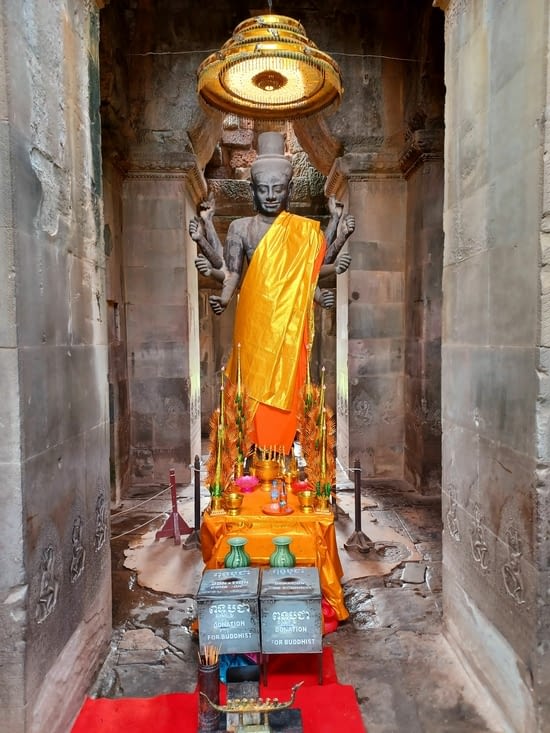 Petite chapelle avec Vishnu
