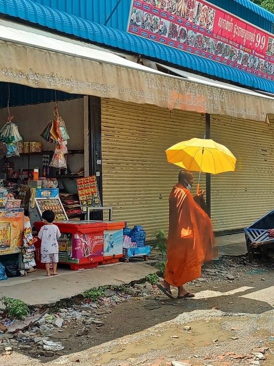 Un moine au marché