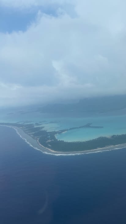 Vue aérienne sur l’île de Bora Bora
