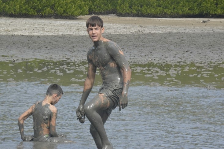 Les enfants sont les premiers à se lancer.