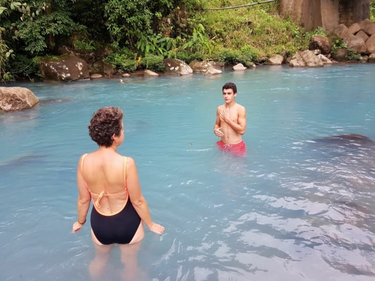 Baignade dans les eaux turquoises