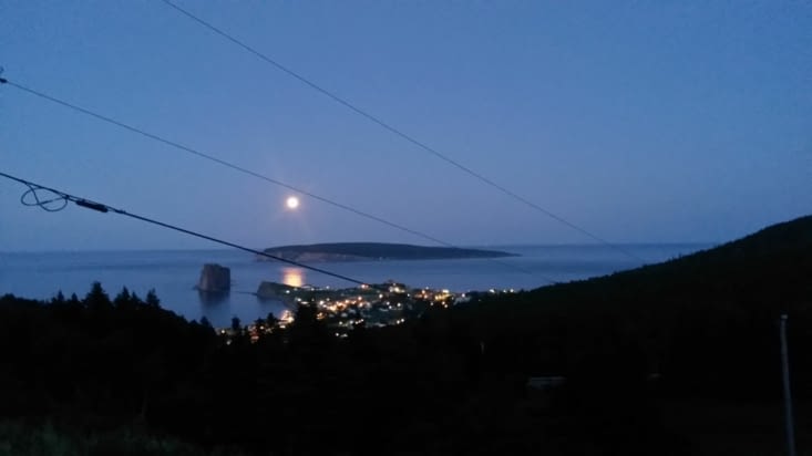 Le Rocher Percé au clair de lune... un moment magique !
