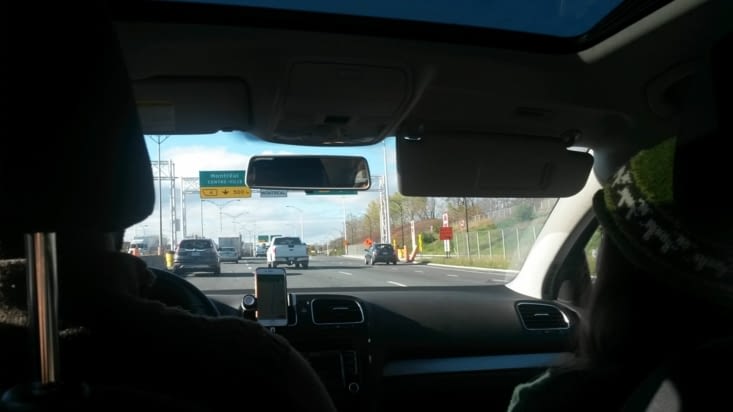 Dans la voiture, direction Montréal