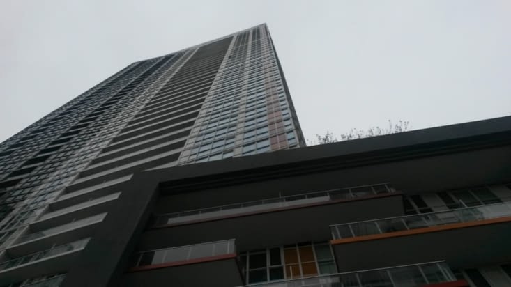 Le airbnb est au 9eme etage