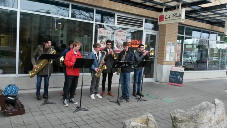 Fanfare de Noël dans les rues de Victoria