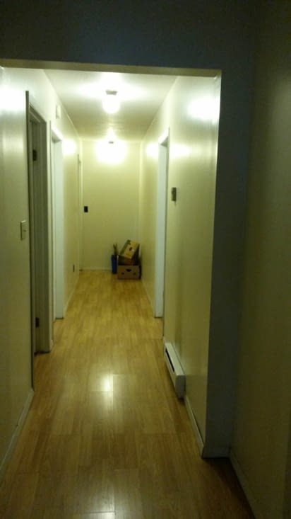 Le couloir menant aux chambres