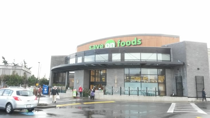 Le Save on Foods à 5 minutes à pieds