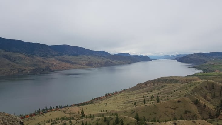 Un train de marchandises qui n'en finit plus