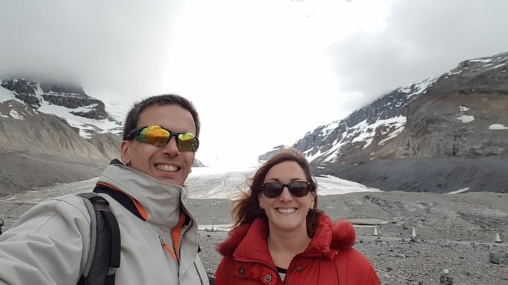Devant le champ de glace Columbia