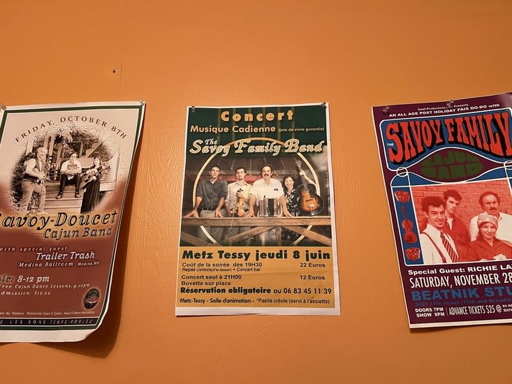 Quelques affiches dans la salle