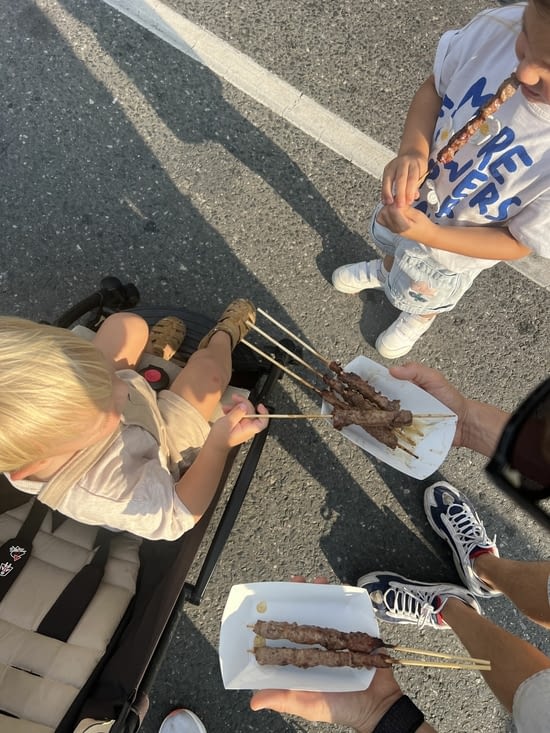 On se regale !! C'est la rue de la bouffe en fait
