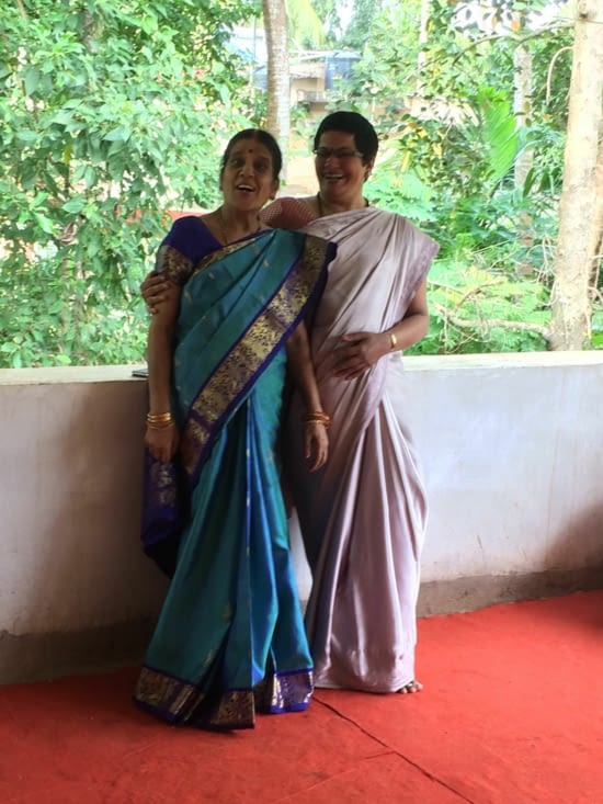 Mère et tante de la mariée - saris de fête