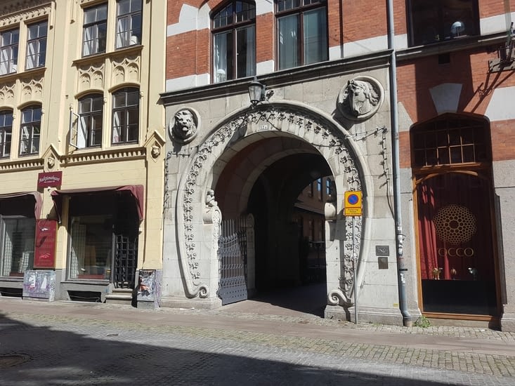 Car je suis esthète. Esthète de quoi ? De cheval ! Huuuuuuuuuu