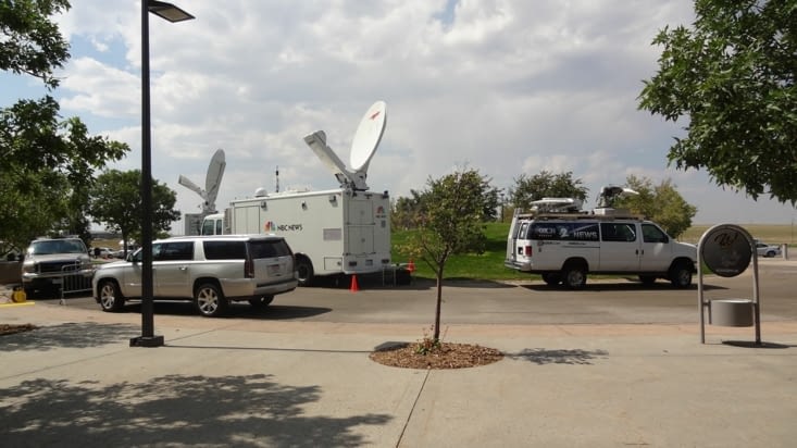 Les télés sont à Casper la veille de l'éclipse