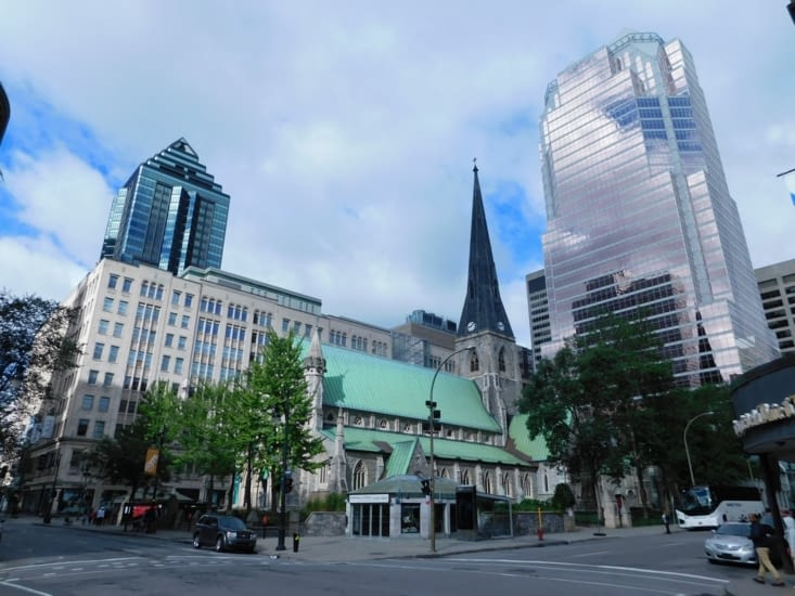 Montréal, contraste de l'ancien et du moderne