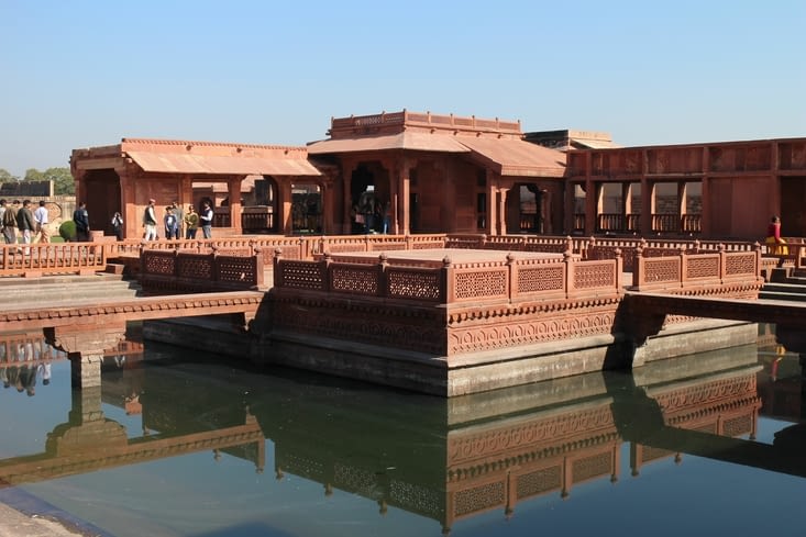 le bassin ornemental où Akbar faisait donner des concerts