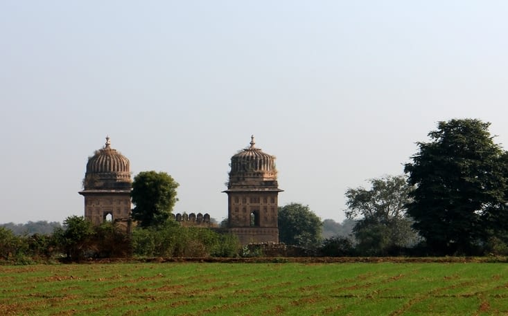 Un  palais en pleine campagne