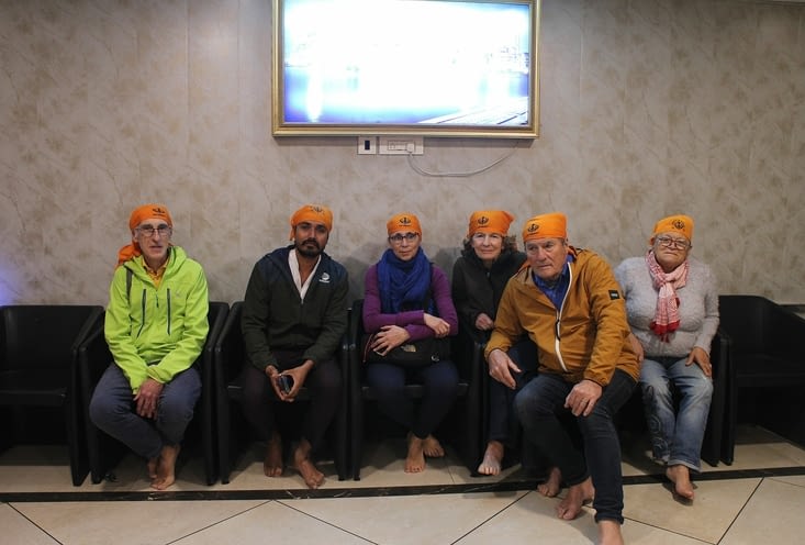 Tous coiffés du foulard Sikh !